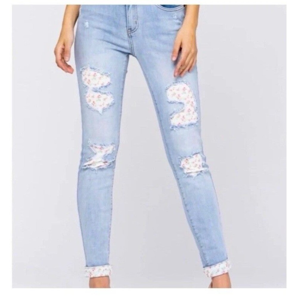 Judy Blue Mid Rise Distressed Skinny Jean “Watch Her Bloom,” Sz 13/31 Floral NWT
